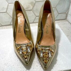 Amanda Harris Woman’s Metallic Gold Bejeweled Stiletto Pumps Size 5.5 Fancy